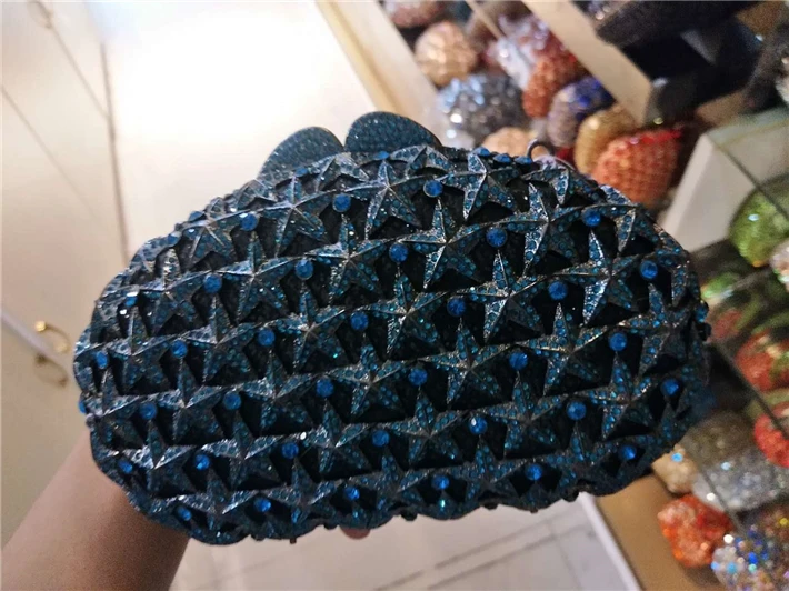 DB862 red lips clutch bag