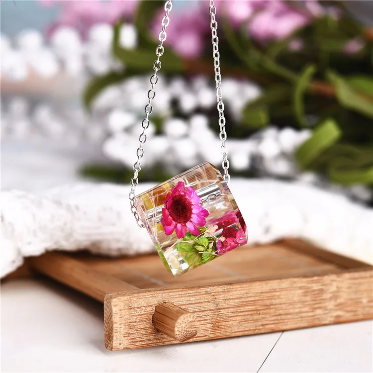 Wholesale resin real pressed kid flower necklace for Special Christmas gift