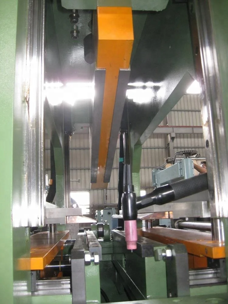 Butt Joint Horizontal longitudinal seam welder