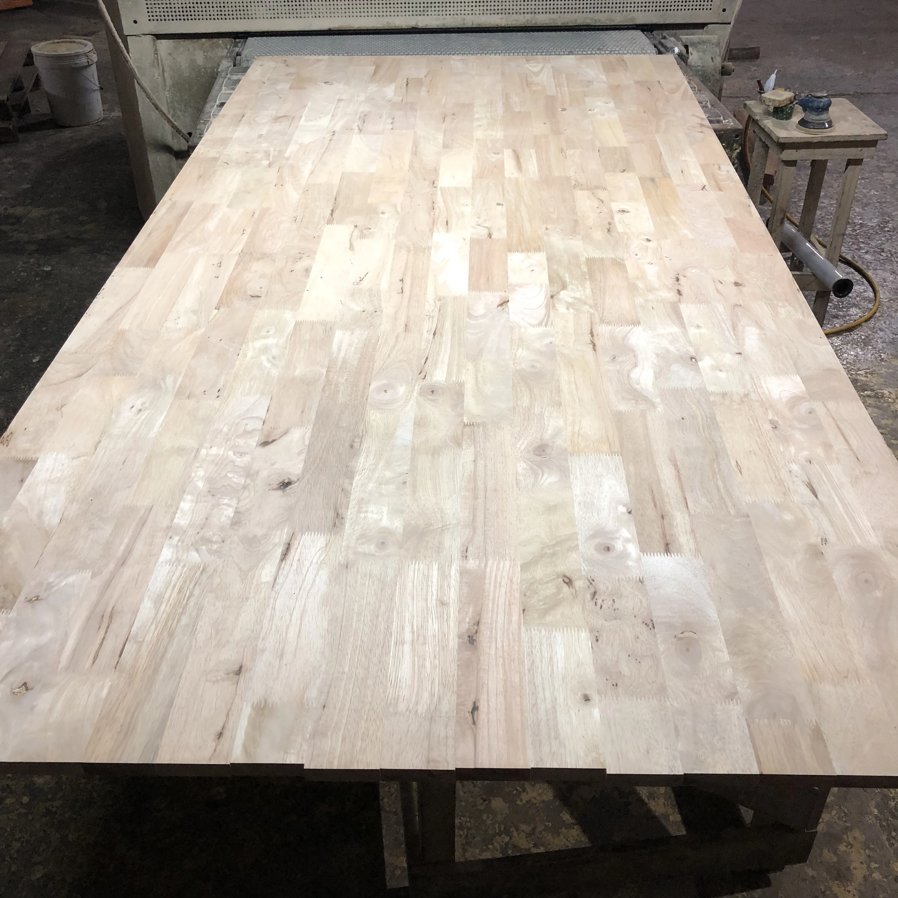 
Thickness 22mm Rubber wood Finger Joint Laminated Board 