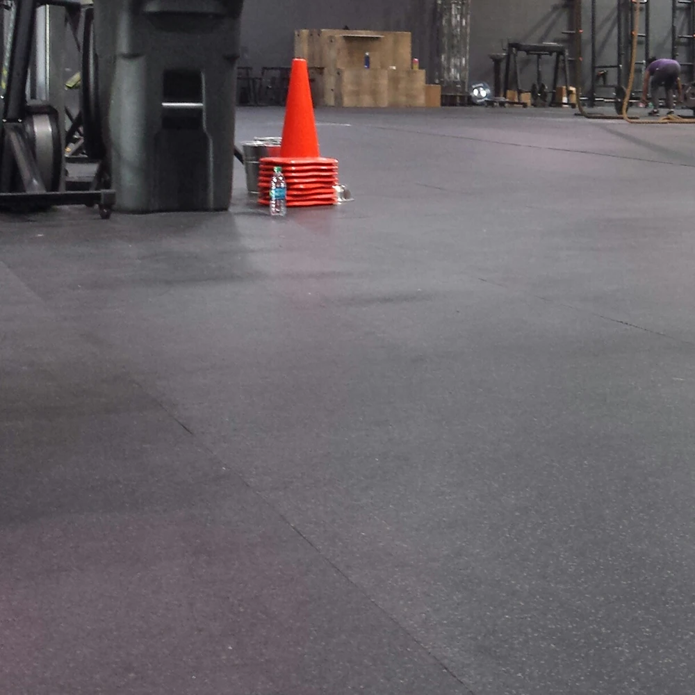 2024 Popular indoor sports flooring carpet mat crossfit room rubber mat gym rubber floor tile