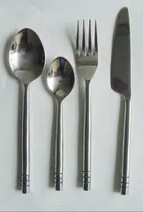 the latest stainless steel cutlery set of 24 pcs.in velvet box gift packing customised flatware sets in silver and gold