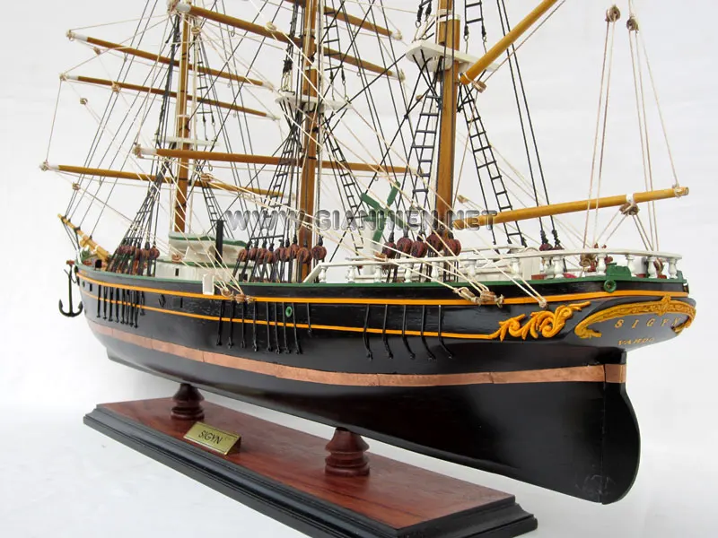 SIGYN WOODEN MODEL SHIP - HISTORIC SHIP