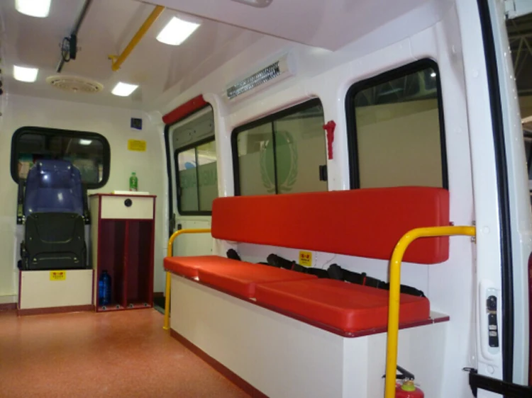 YLH5044XHD New Hospital Ambulance Dimensions car Price