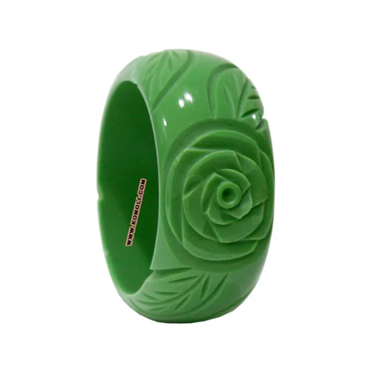 Браслет из резьбы в винтажном стиле с изображением роз