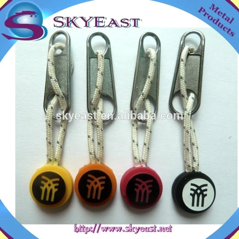 New Design Eco-friendly Silicone Rubber with Cord and Metal Zip Puller