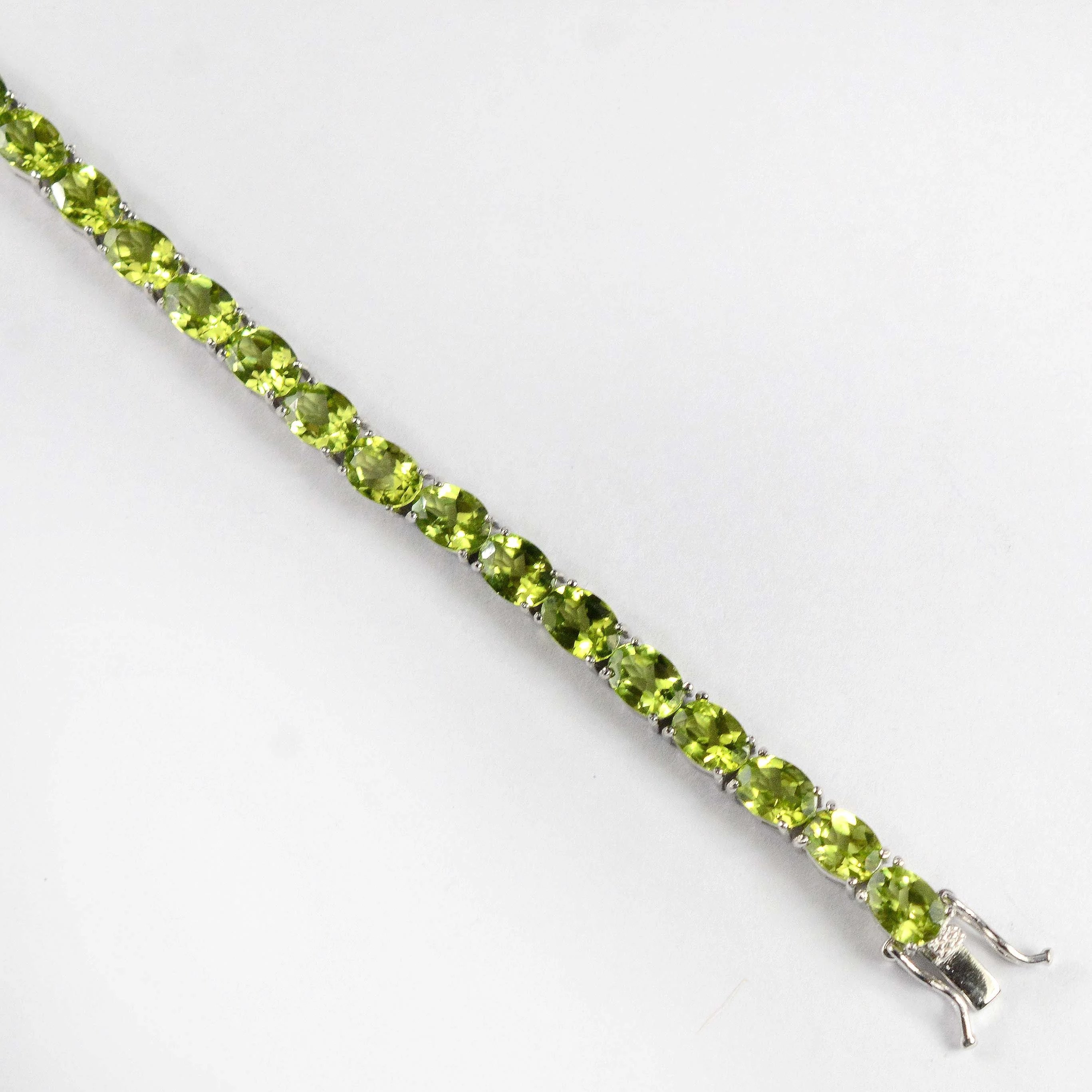 Handcrafted 925 sterling silver jewelry natural peridot gemstone tennis bracelet wholesaler