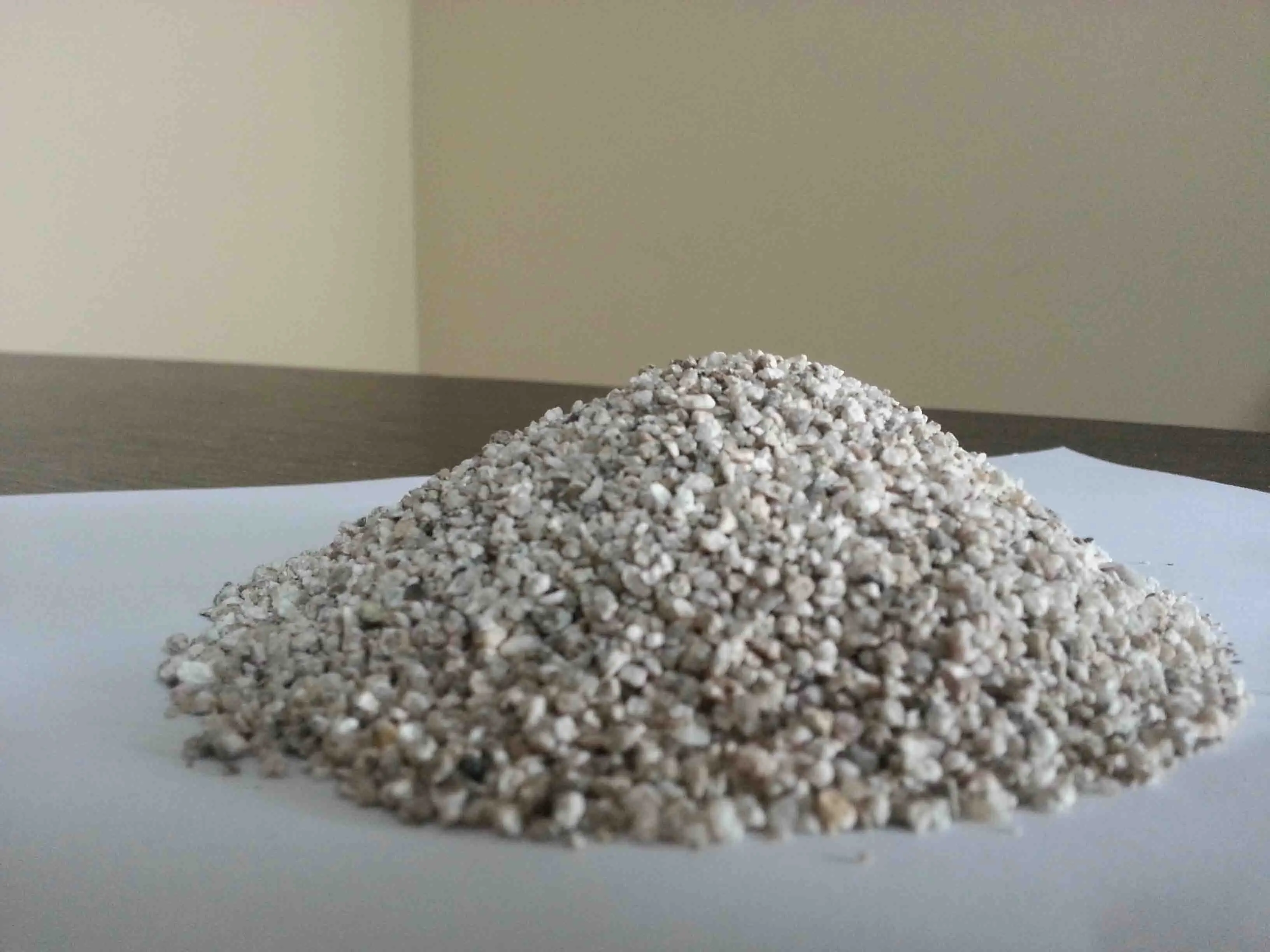 cat litter bentonite