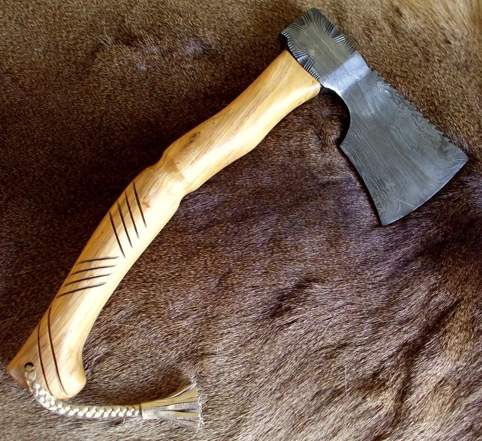 Новый охотничий топор из дамасской стали