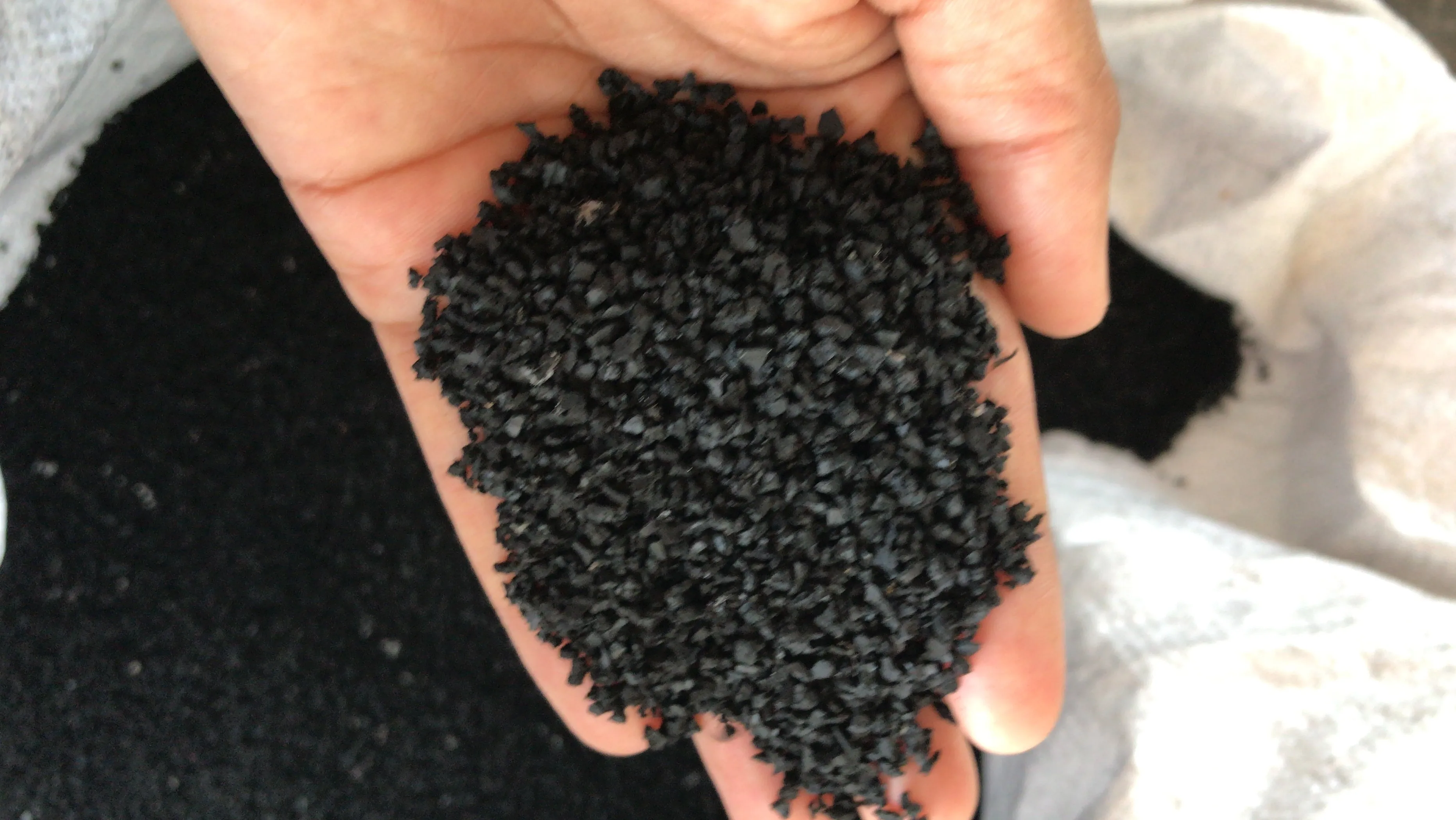 Гранулы из резиновой крошки