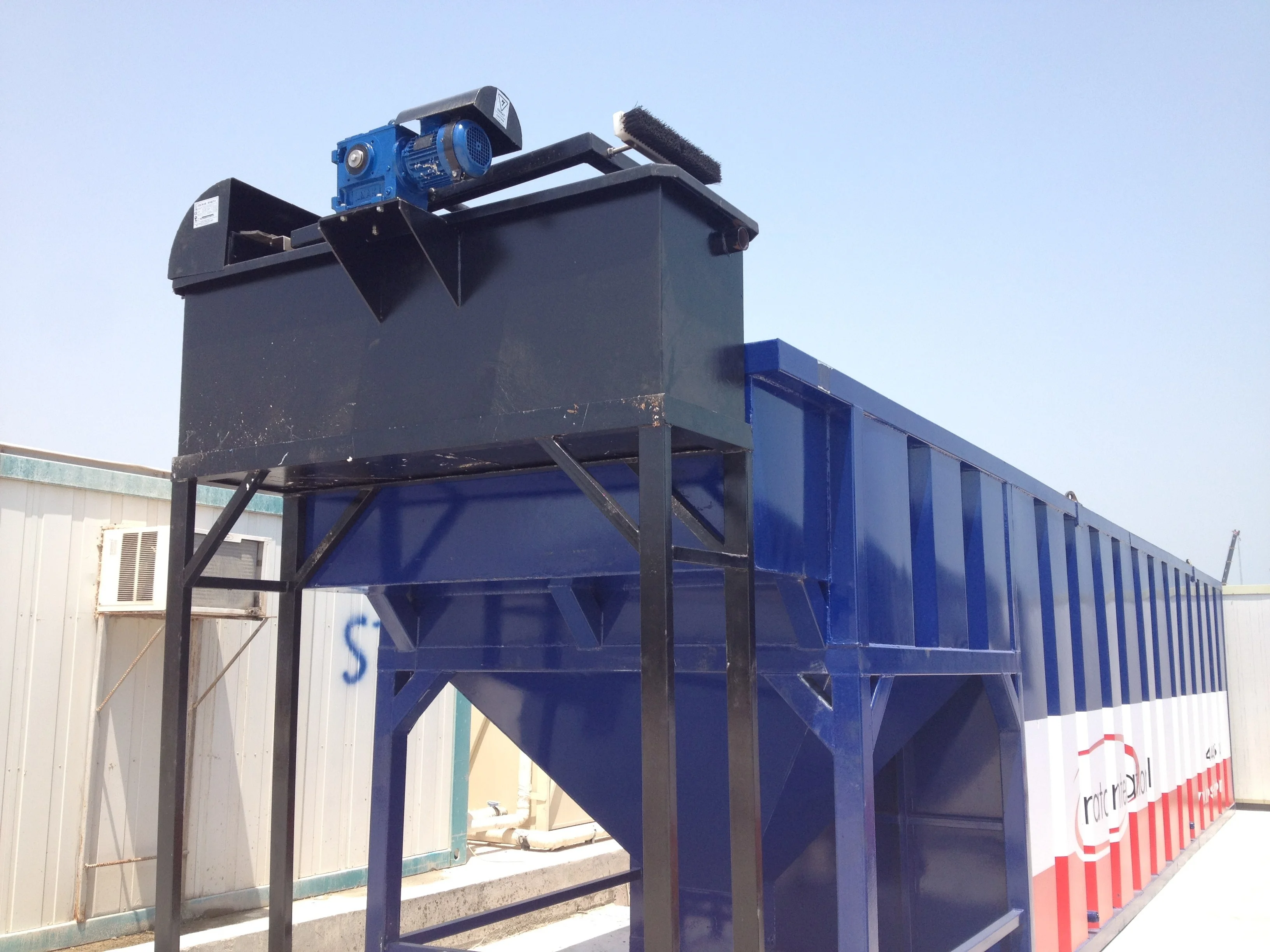 Компактная (упакованная) установка для очистки сточных вод