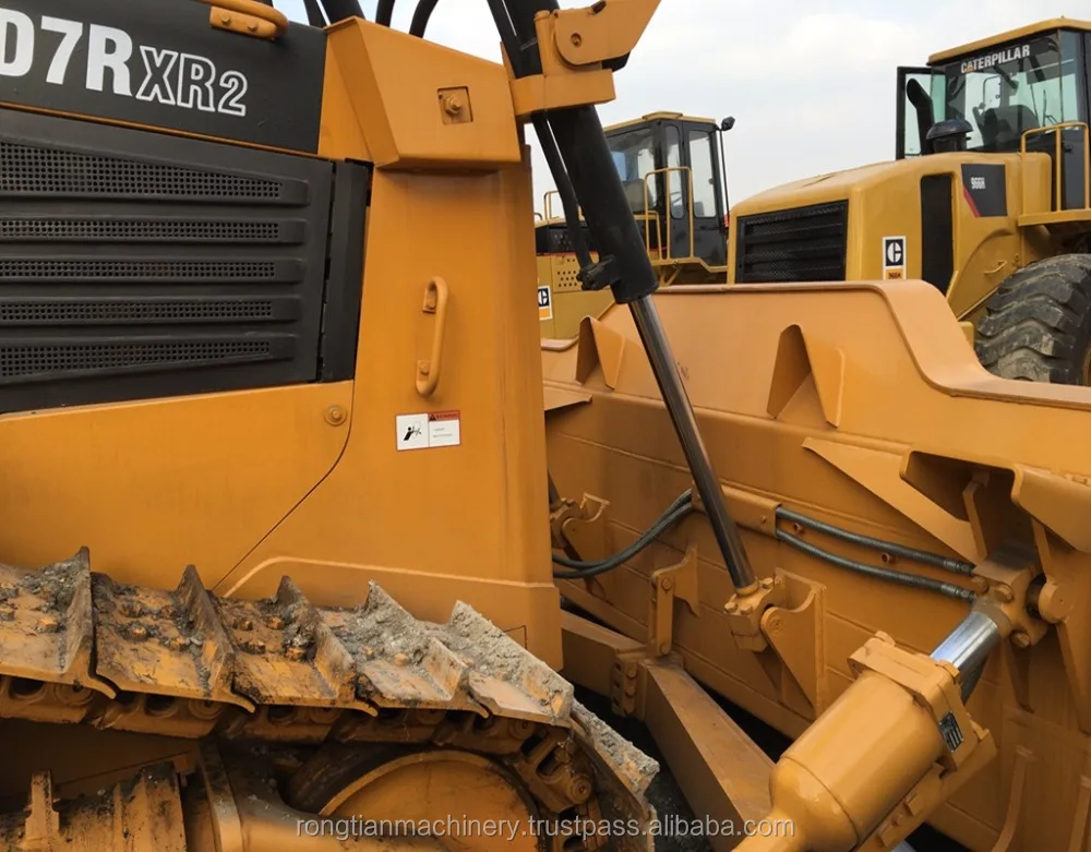Durable Secondhand Machine original CAT D7R Bulldozer from Japan in yard for sale