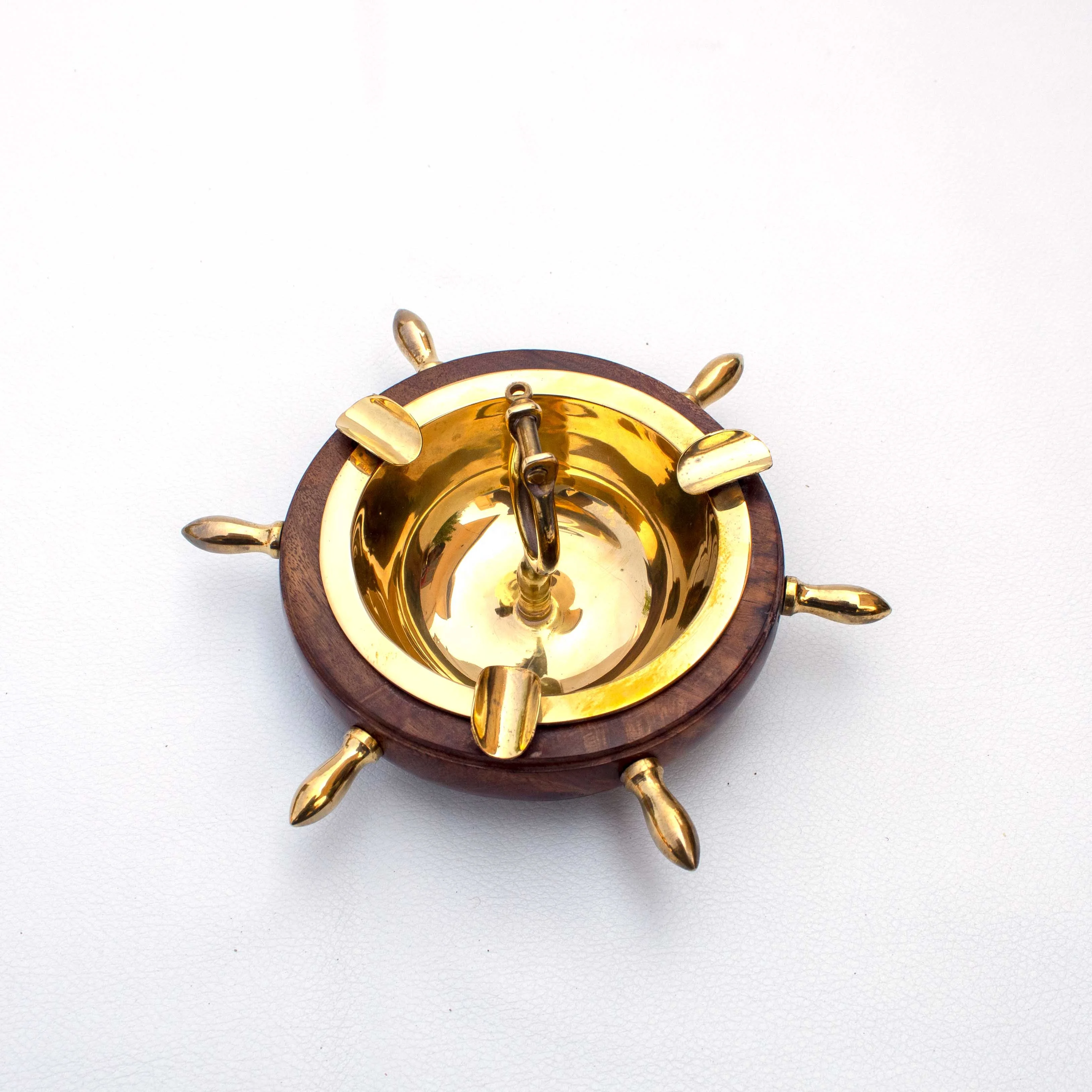High Quality Nautical Marine Brass Wood Sailor Ship Wheel Cigarette Cigaar Ash Tray with Shackle Bar Office Supplies Decor