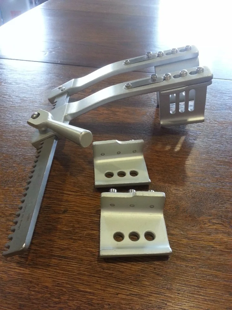 CARDIOASCUL FINOCHIETTO BURFORD RIB SPREADERS with 2 pairs of blades/ Surgical /Retractor