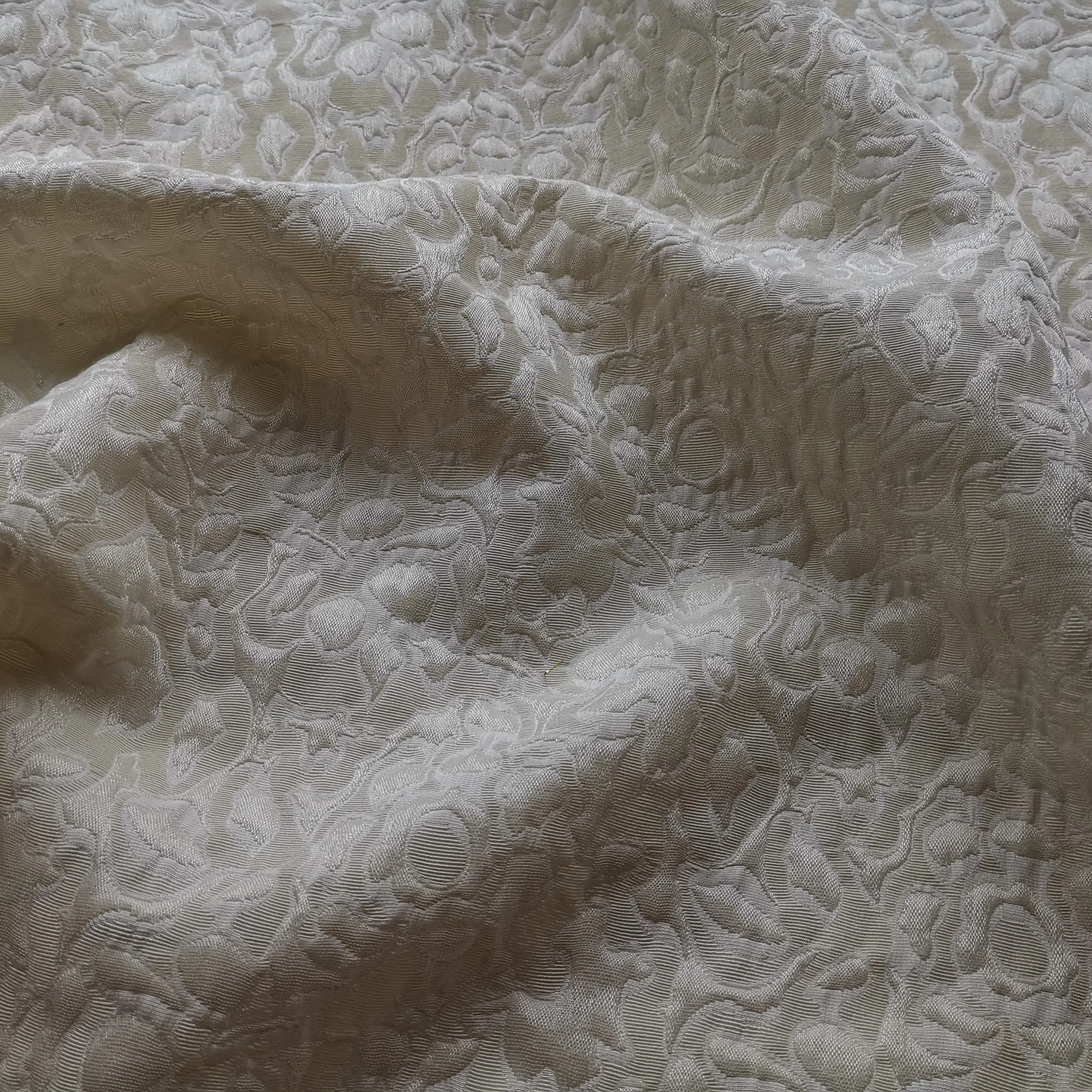 Heavy Silk Wool blend Jacquard  natural white fabric for dyed