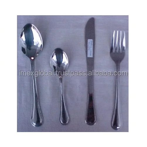 Набор стальных столовых приборов с зеркальной