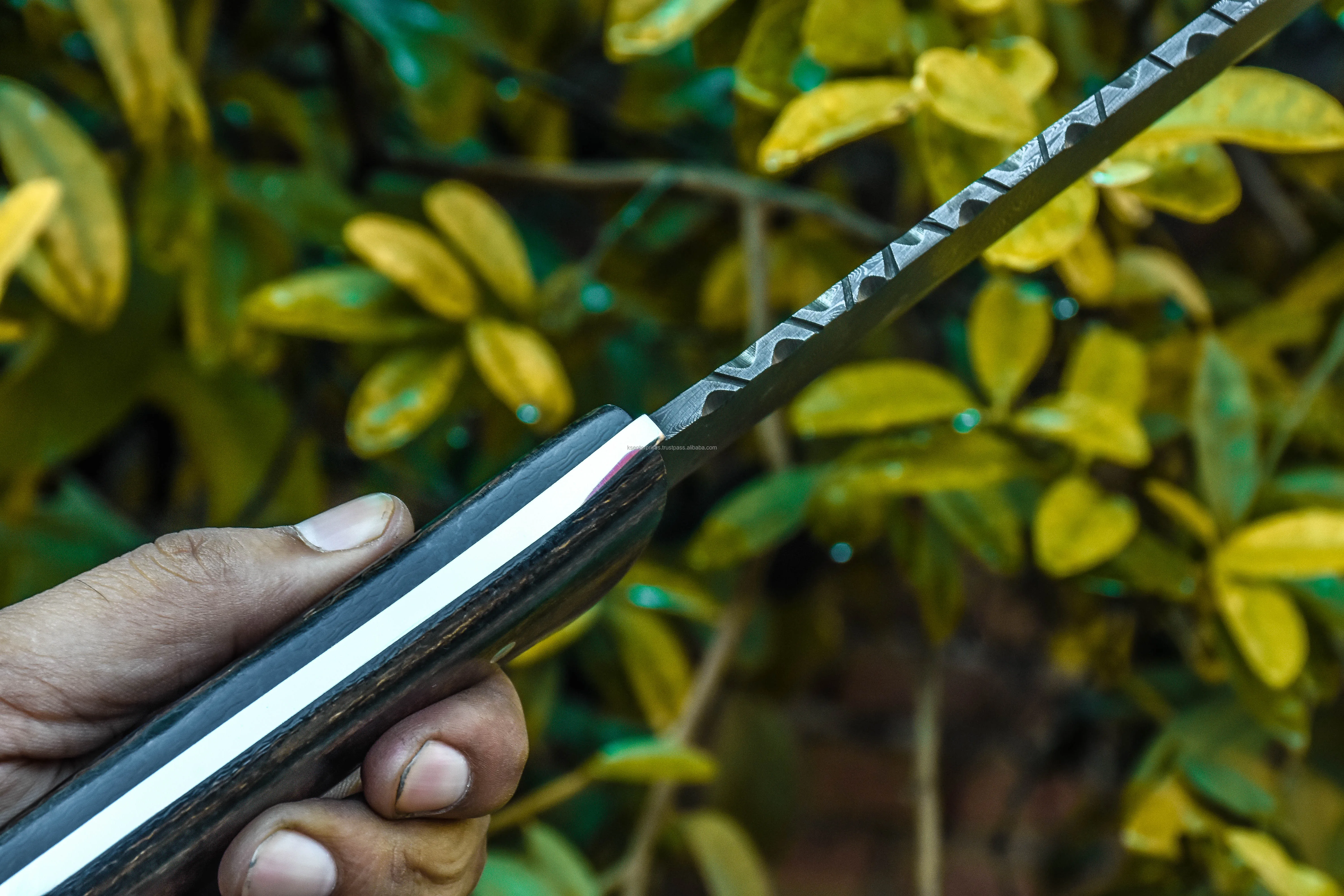 
Damascus steel handmade Tactical Outdoor Survival Sword 