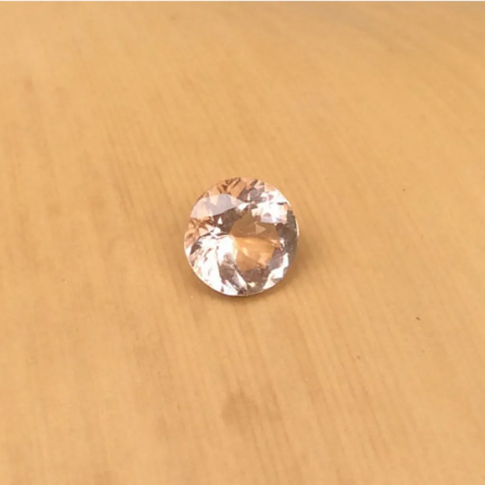 
 Свободный драгоценный камень Morganite  