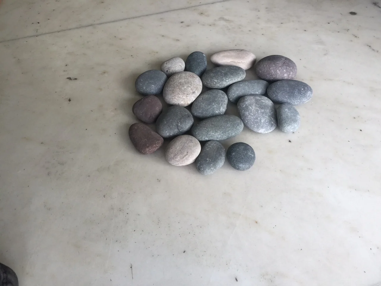 Natural Red Brown Big Size Flat Stepping Stone Cobbles Quality Loose Jumbo Bag Bulk Export PATHWAY Pebbles Floor Competitive