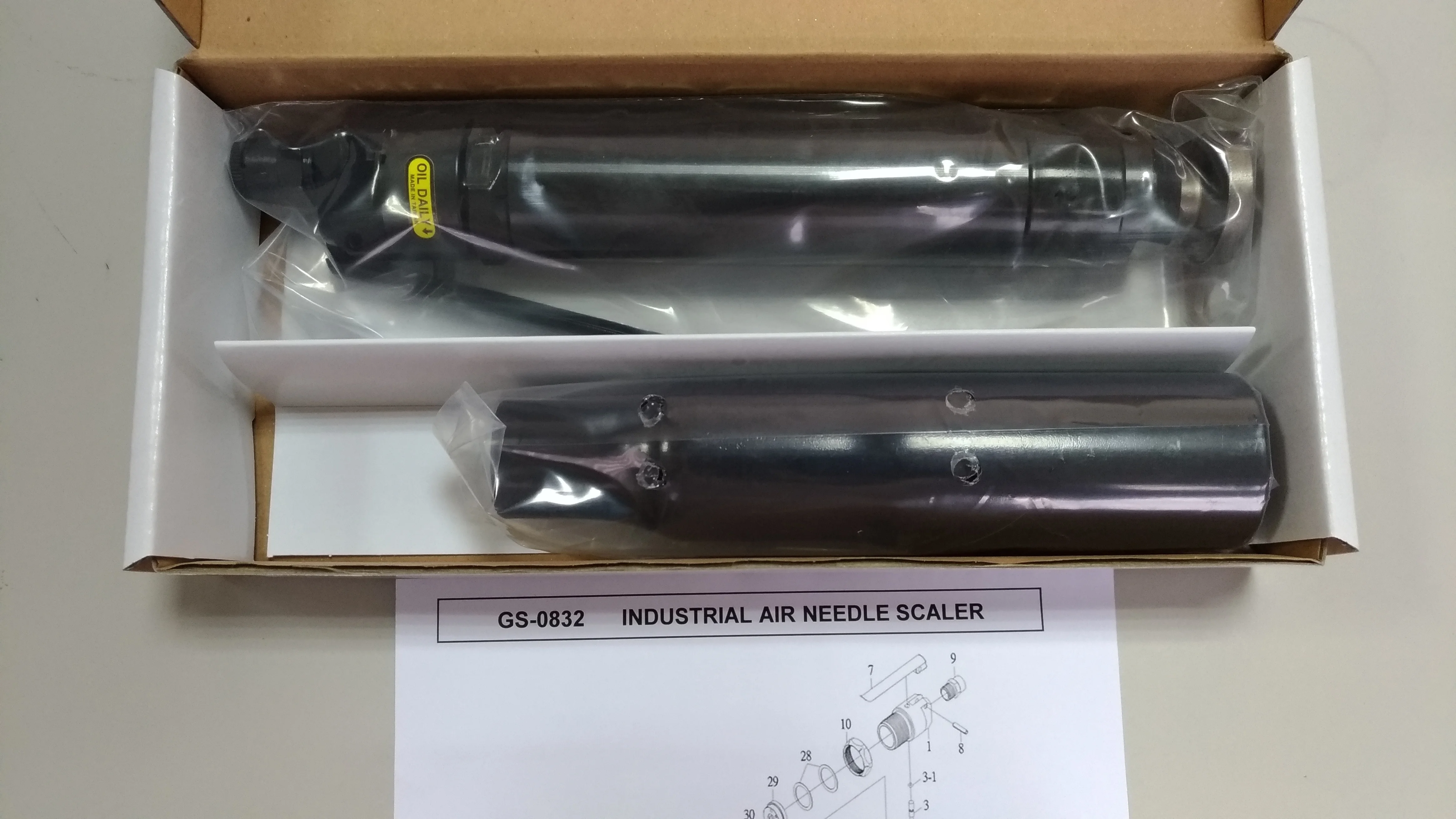 
410 MM STRAIGHT INDUSTRIAL AIR NEEDLE SCALER (4600 BPM) (GS-0832) 