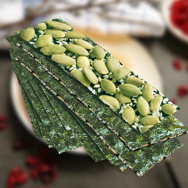 Crispy original flavor roasted seaweed crisps with pumpkin seeds