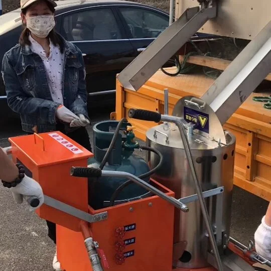 Glass beads dispenser manual thermoplastic road marking machine for sale (SRM-T36)