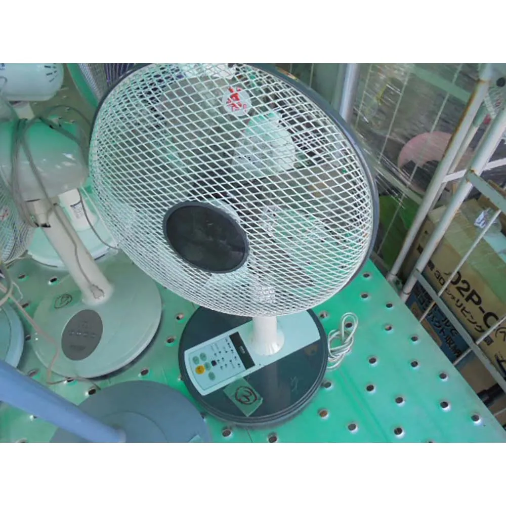 Nearly new used durable mini standing fan