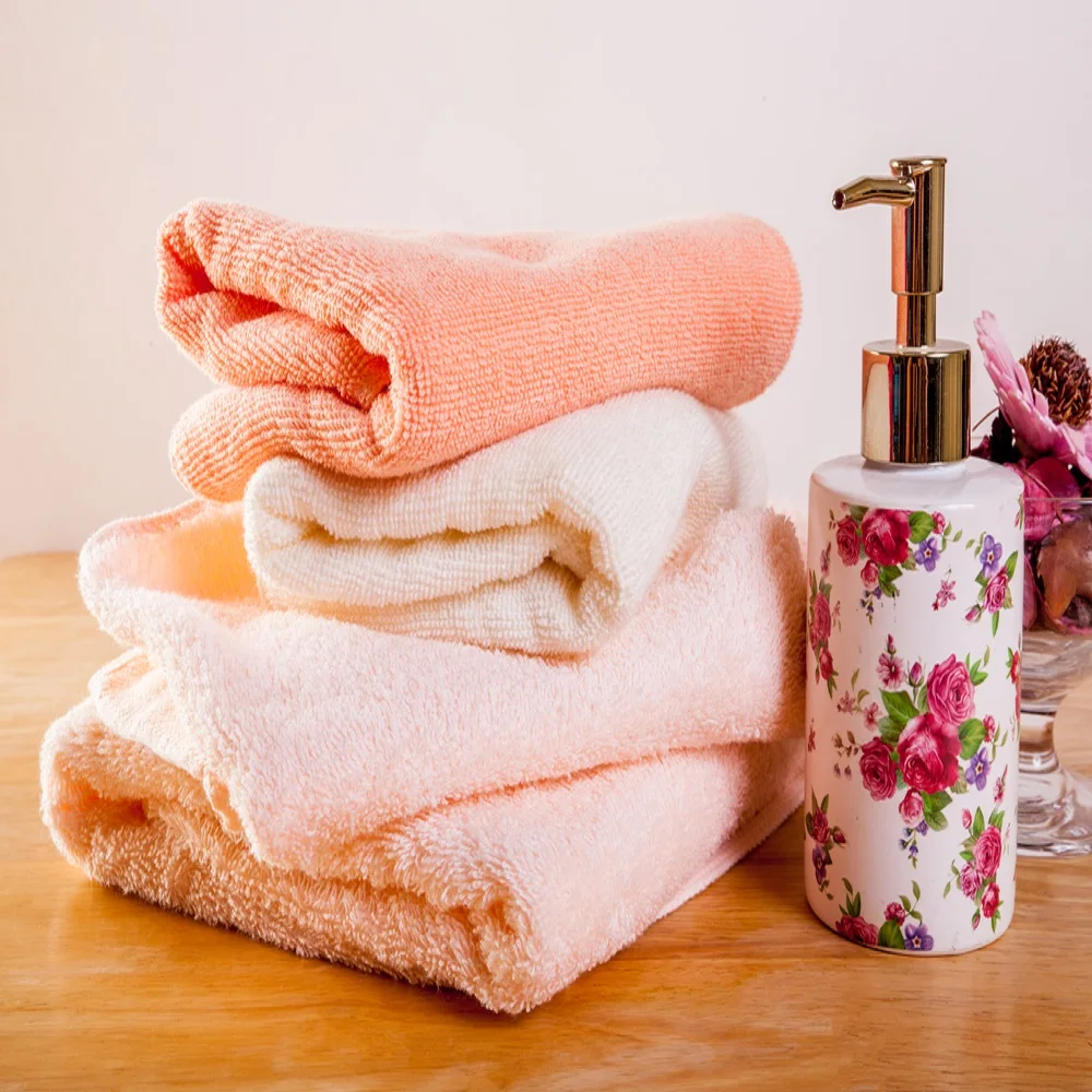 Hotel Towel Best Design Best Quality Soft Premium Quality Cotton Hotel Towel  at Affordable Price Wholesale in India.