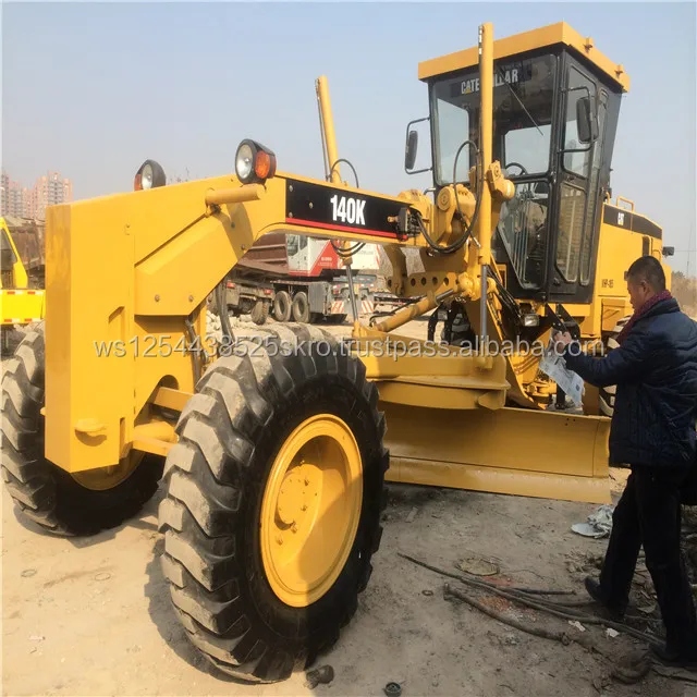 Почти новый б/у автогрейдер caterpillar 140k