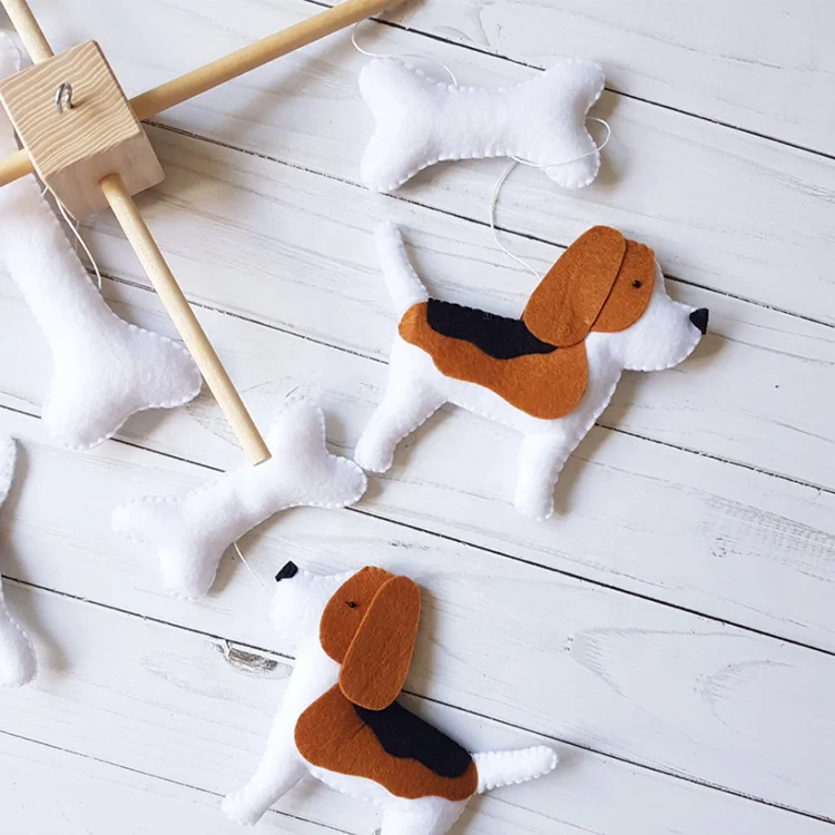 
Wholesale felt hanging ornament for baby crib with pubby shape 