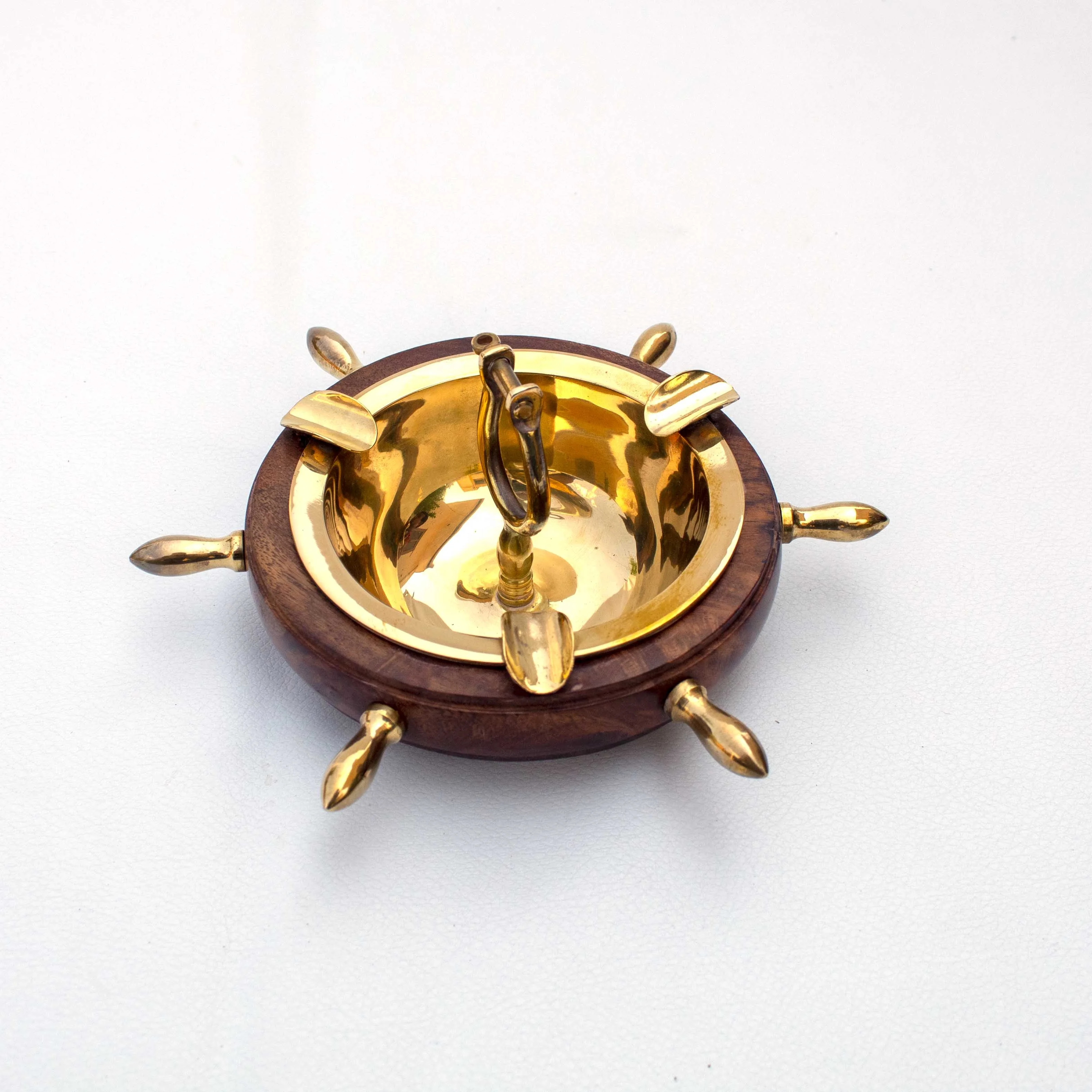 High Quality Nautical Marine Brass Wood Sailor Ship Wheel Cigarette Cigaar Ash Tray with Shackle Bar Office Supplies Decor