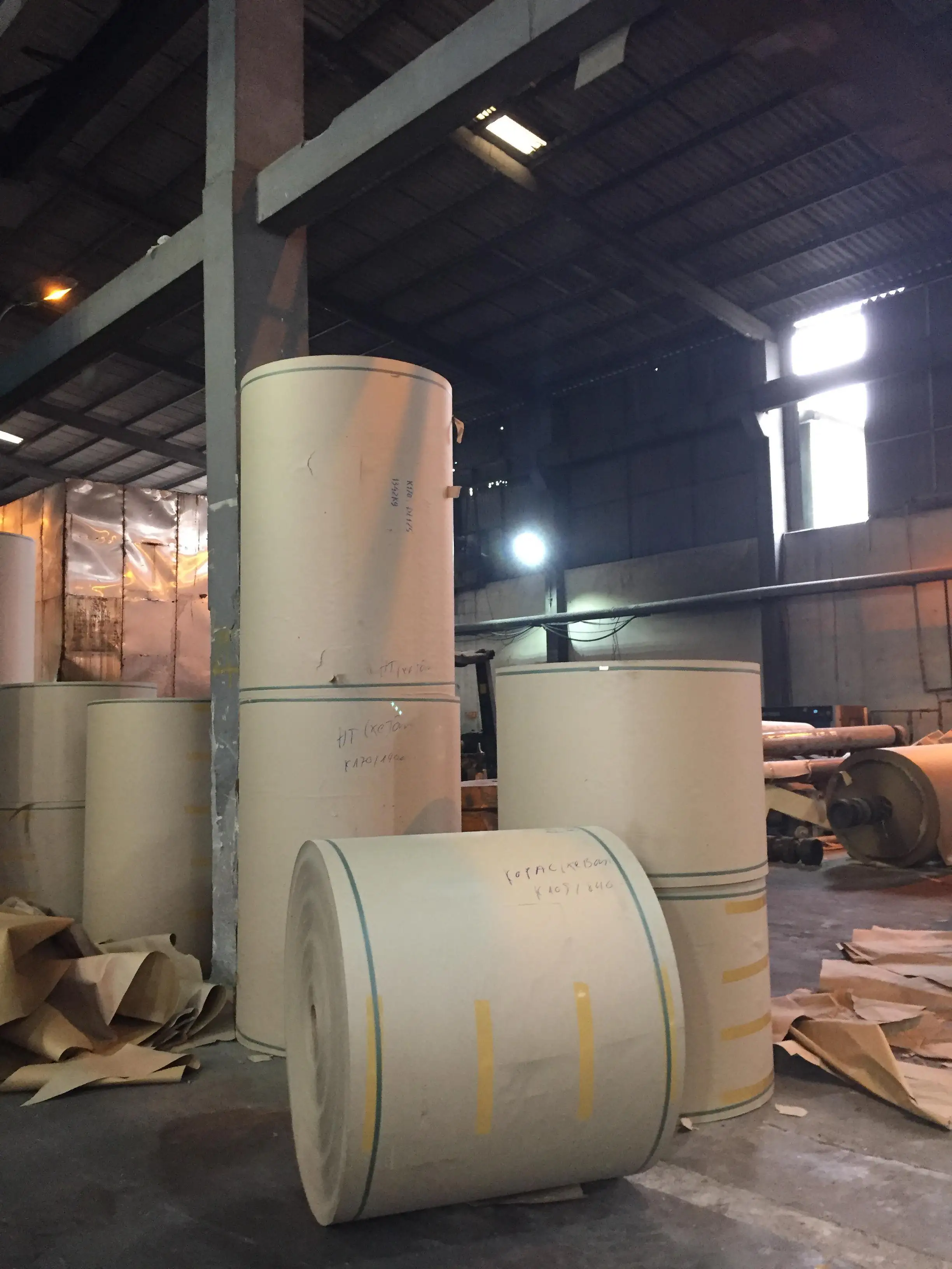 
1 sided coated 100 gsm kraft paper jumbo roll paper for making carton box for sale 