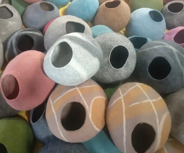 Handmade felt cat cave bed / dog house handmade nepal warm strong durable delicate Wholesale Handcrafted Eco-friendly wool Felt