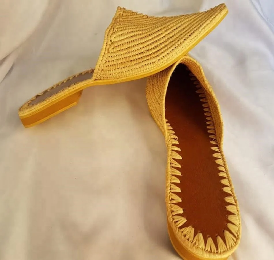 Идеальная традиционная обувь из рафии для женщин
