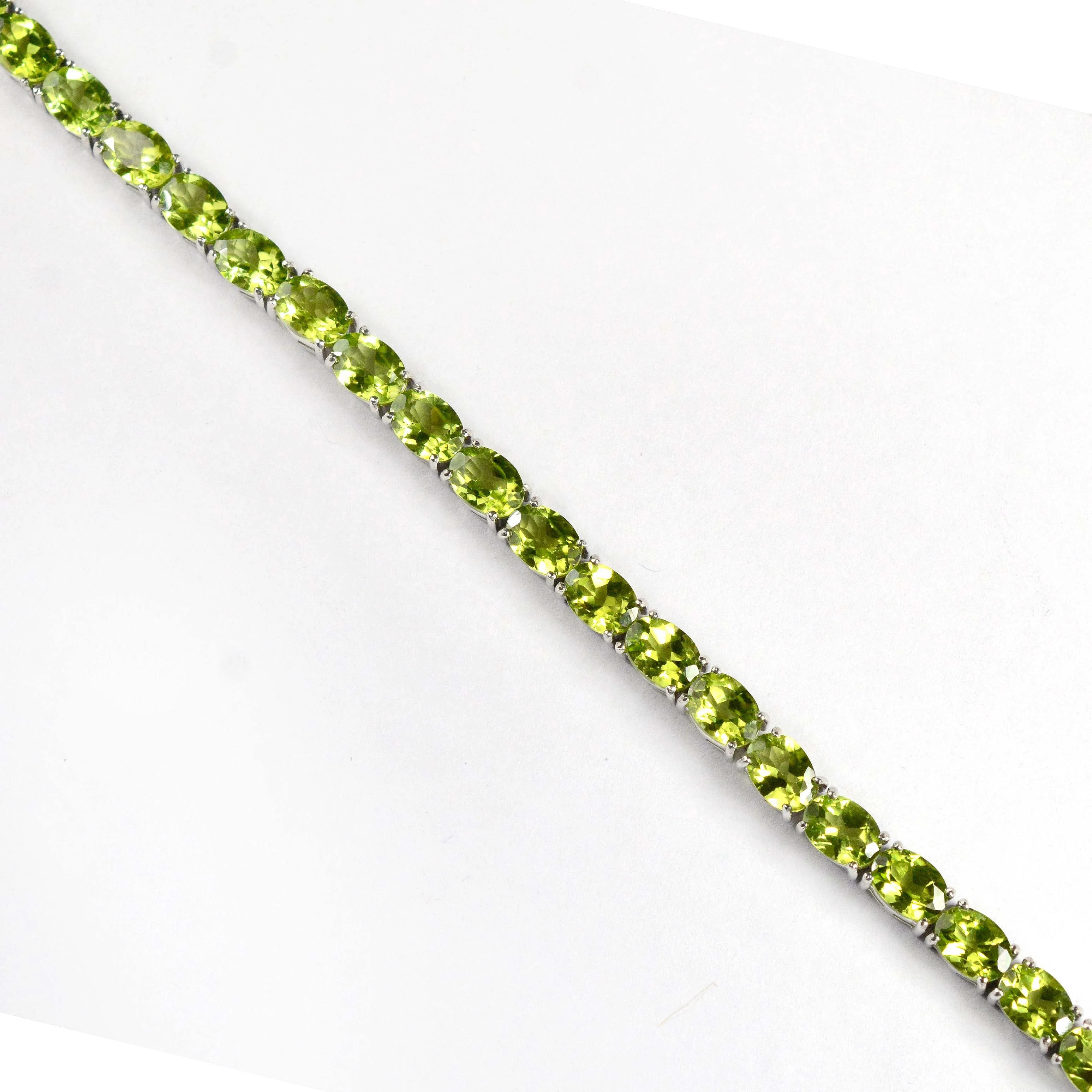 Handcrafted 925 sterling silver jewelry natural peridot gemstone tennis bracelet wholesaler