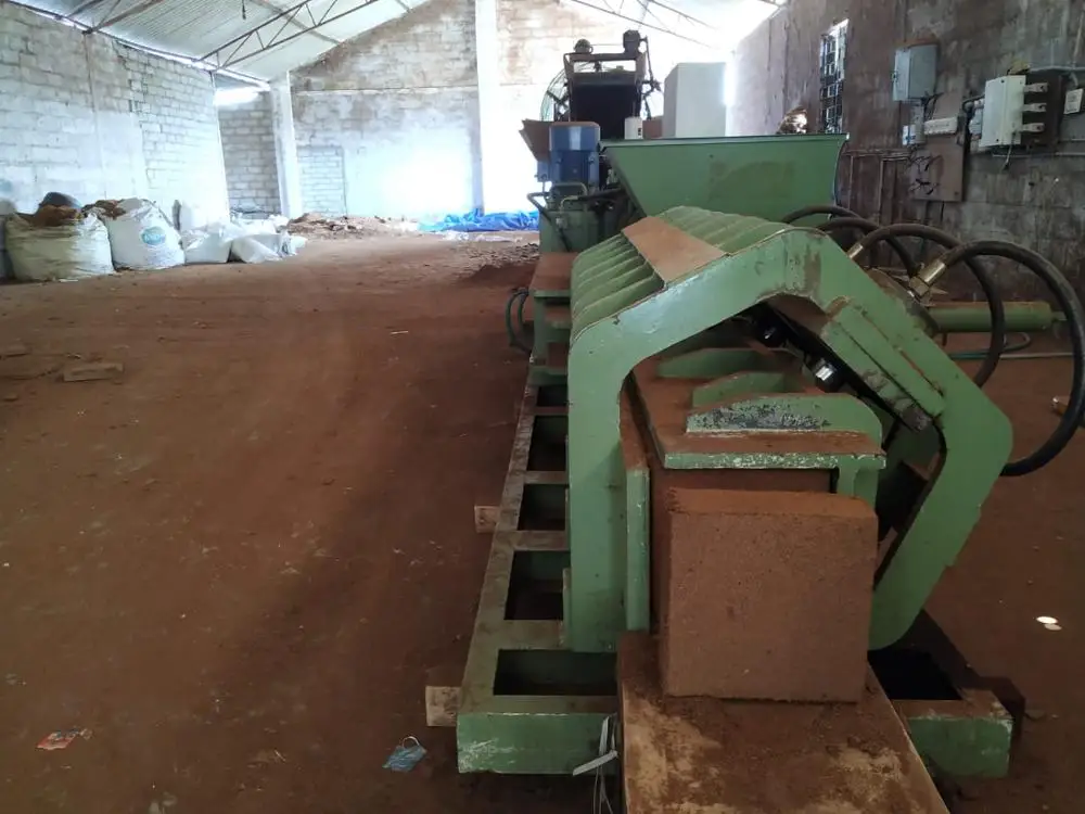 COCO PEAT - 100% organic and natural growing media extracted from coconut husk/ Whats ap : +91-9895764873