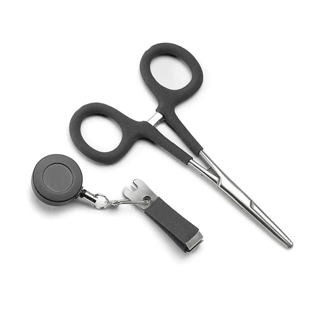 Инструмент для ловли нахлыстом включает в себя удобные щипцы с нескользящим захватом, зажимы, щипцы для лески и набор инструментов для вязания нахлыстом Zinger