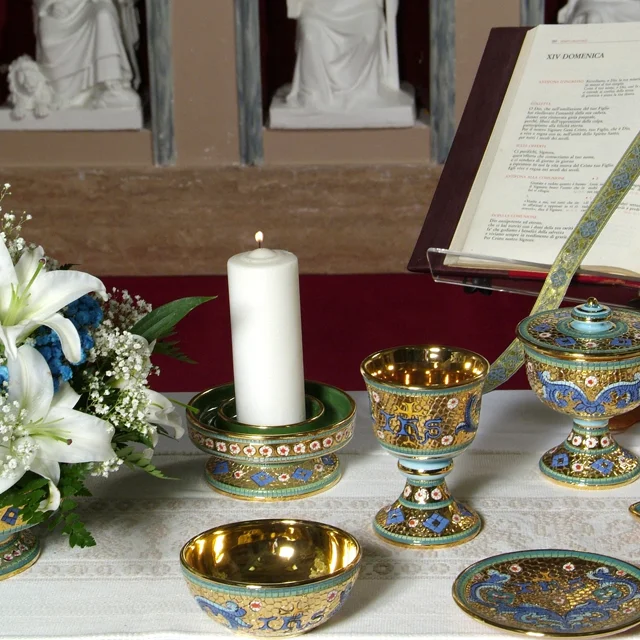 Ceramic church offertory paten hand painted with pure gold hand made in Italy mosaic design bowl paten