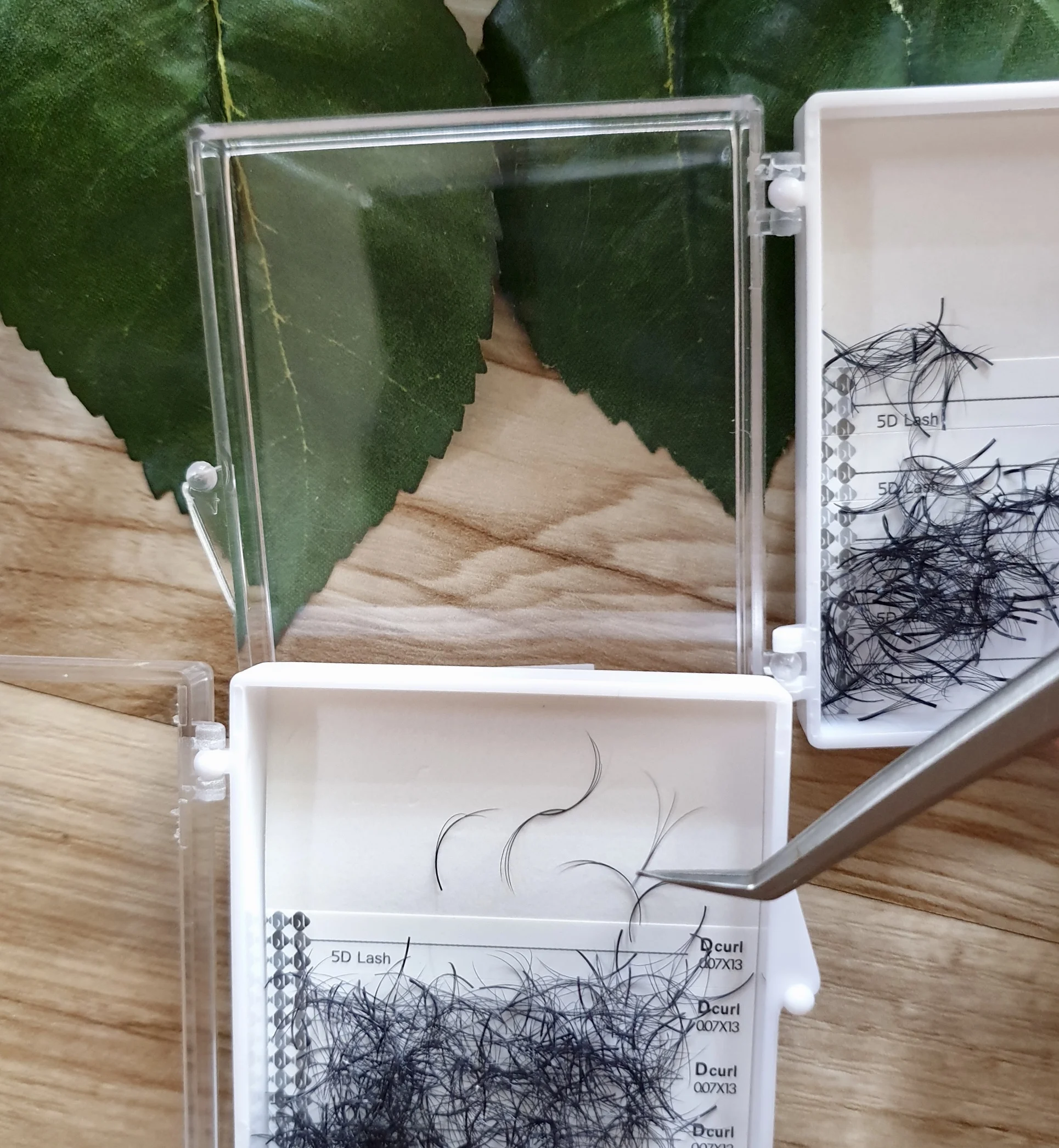 
3D 5D premade volume fans Eyelash Extension 3d mink eyelashes wholesale-Made in Vietnam 