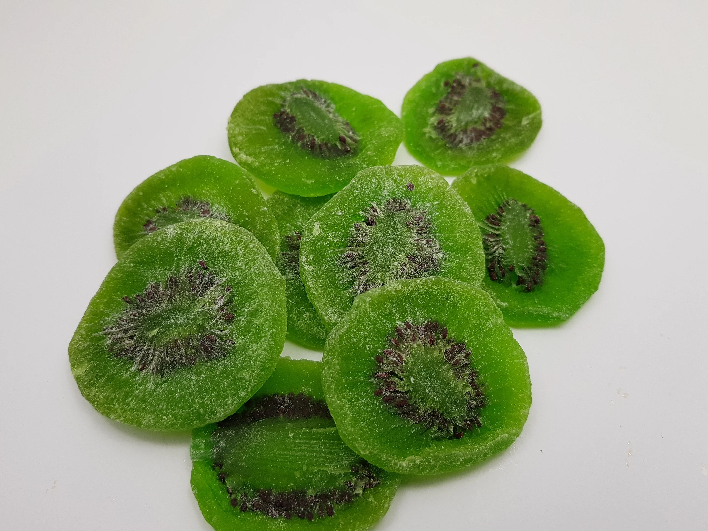 dehydrated Dried kiwi slices green color added from Thailand