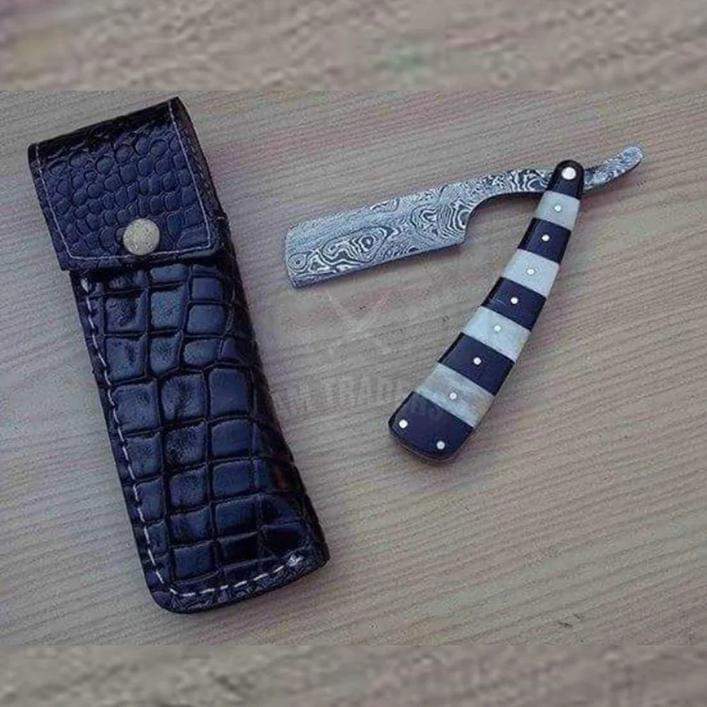 Damascus Steel Straight Razor Camel Bone And Buffalo Horn Handle DT-18-R971                                 .