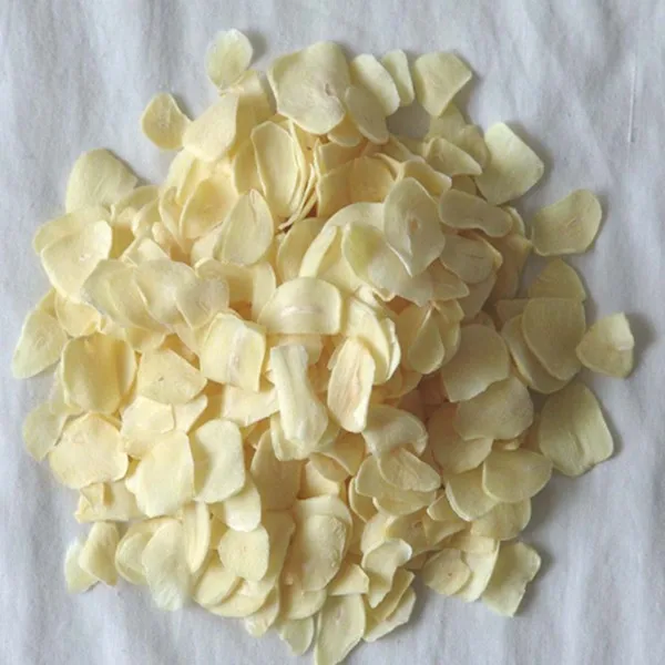 PREMIUM QUALITY DRIED GARLIC FLAKES FROM VIETNAM