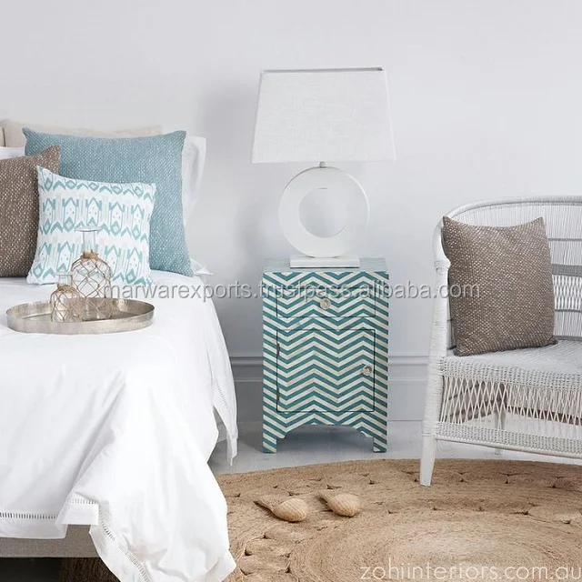  Прикроватный шкаф черного цвета с инкрустацией в виде костей