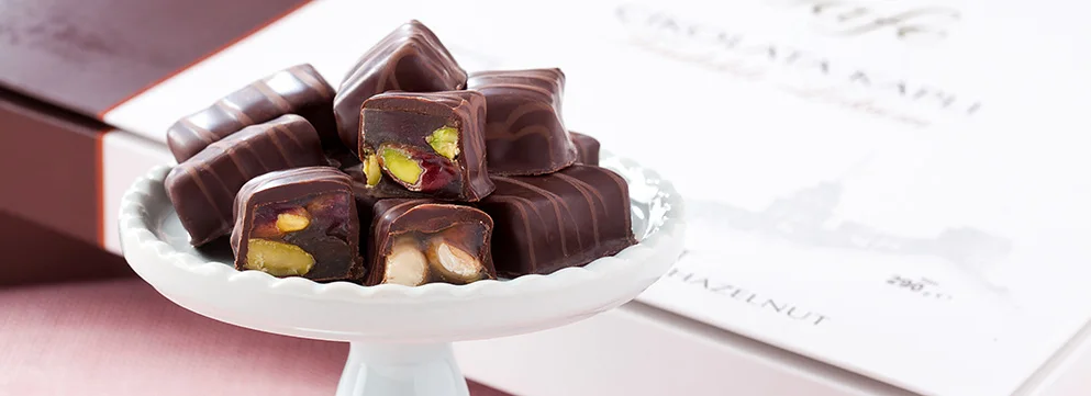 Turkish Delight Chocolate Covered with Double Roasted Hazelnut Gift Box 300g - 813 code