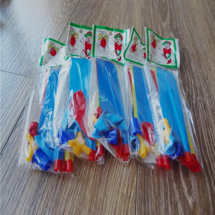 Традиционный Летающий игрушечный вертолет с воздушным шаром и свистком для детей