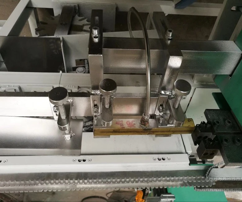 
glass capillary thermometer machine (can blow bubble at the thermometer capillary end automatically ) 