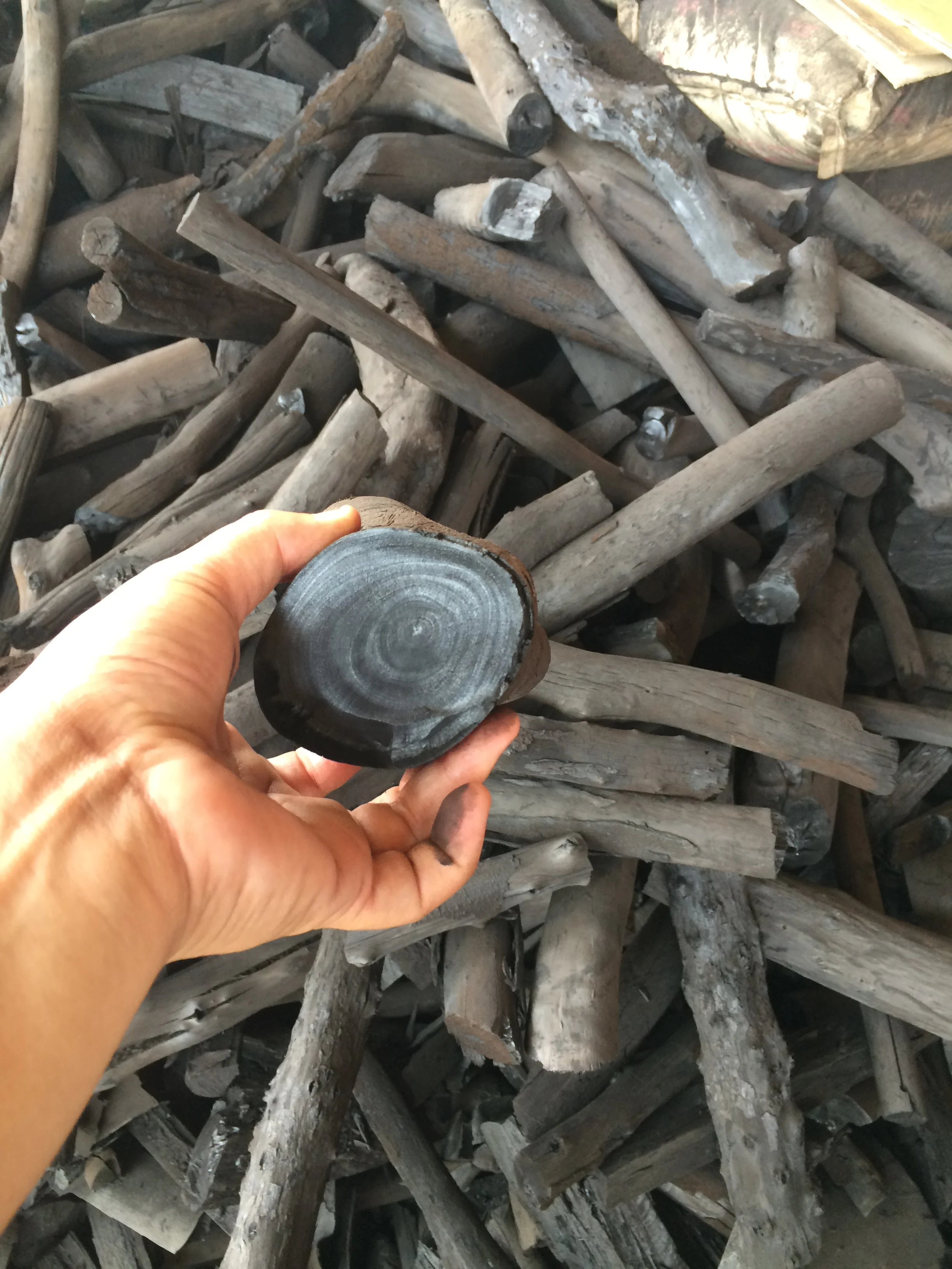 High heating 100% Natural hardwood lump charcoal