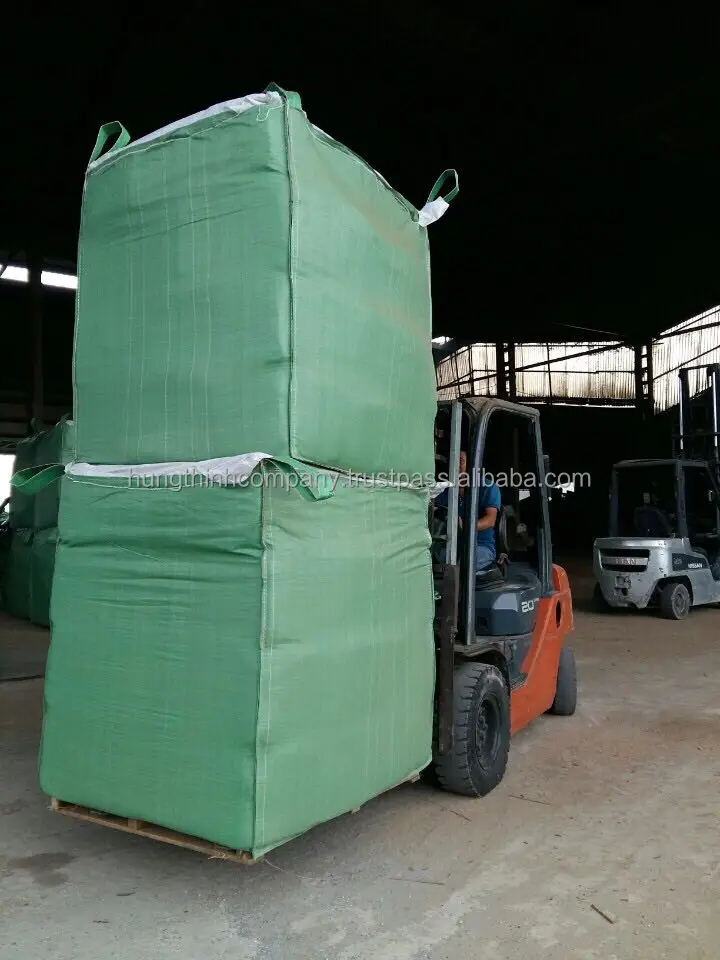 WOOD SHAVINGS FOR HORSE BEDDING COMPRESSED BLOCK