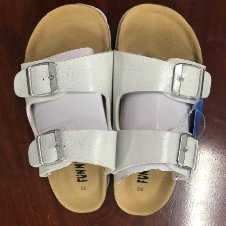 
 Летние сандалии для детей-окончательная служба случайной проверки во Вьетнаме  