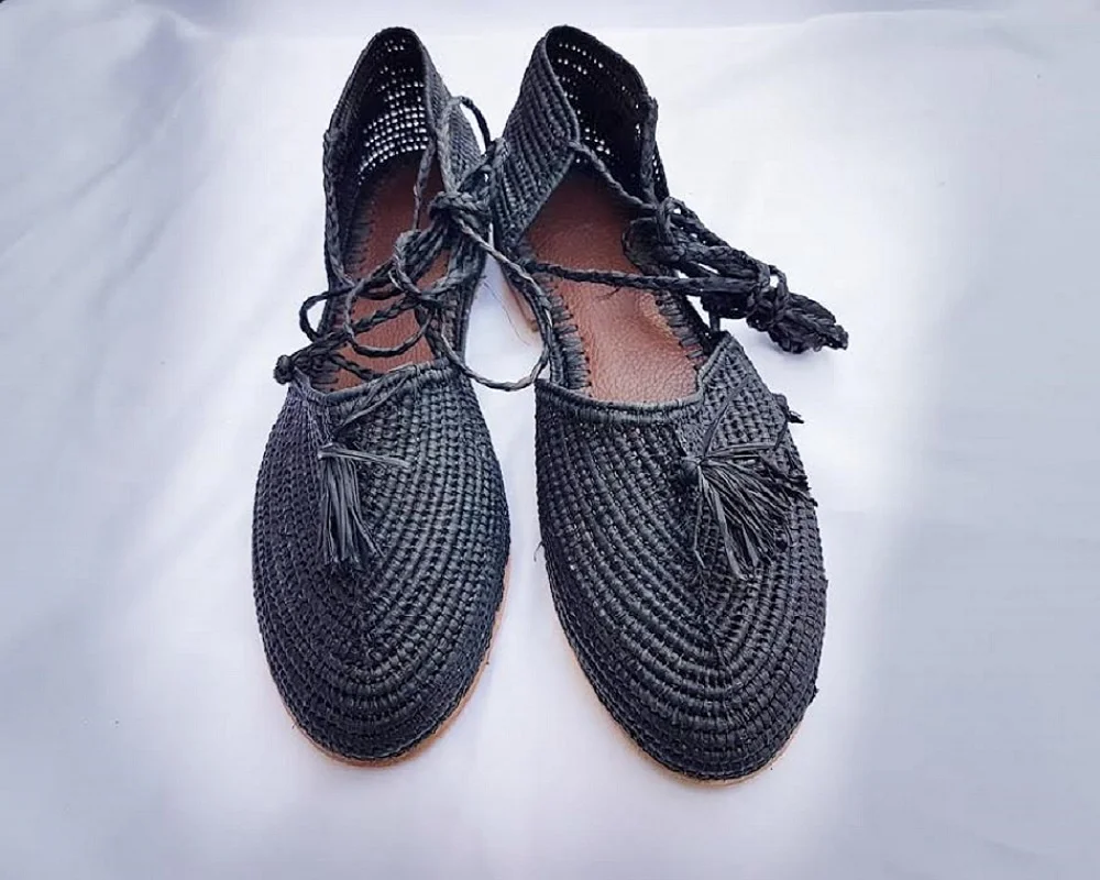 
Amazing Handwork Raffia Slippers for women WITH TASSELS 